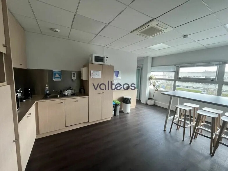 Office in Toulouse for lease - Interior Photo - Image 2 of 18