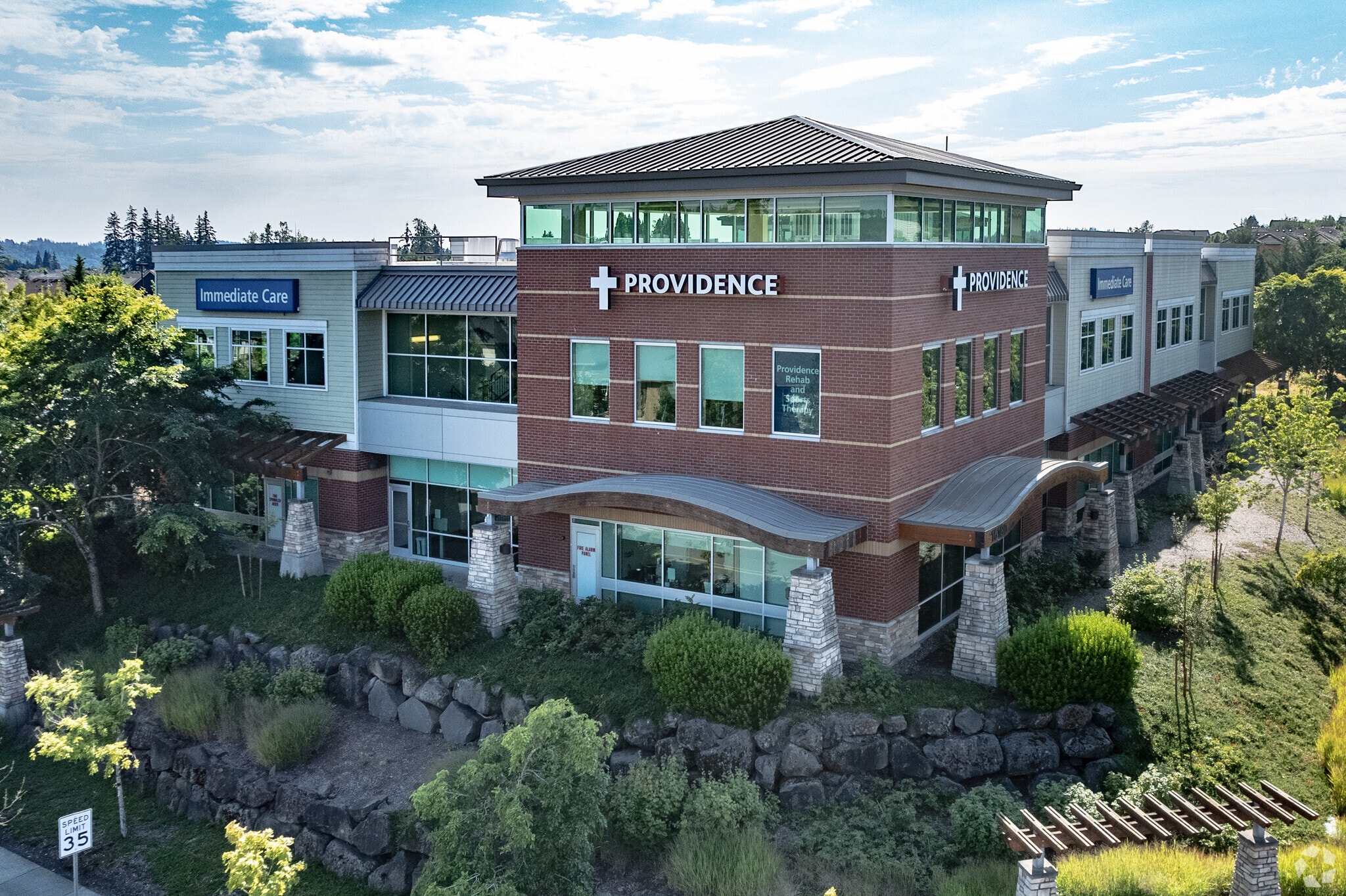 16180 SE Sunnyside Rd, Clackamas, OR for sale Primary Photo- Image 1 of 1