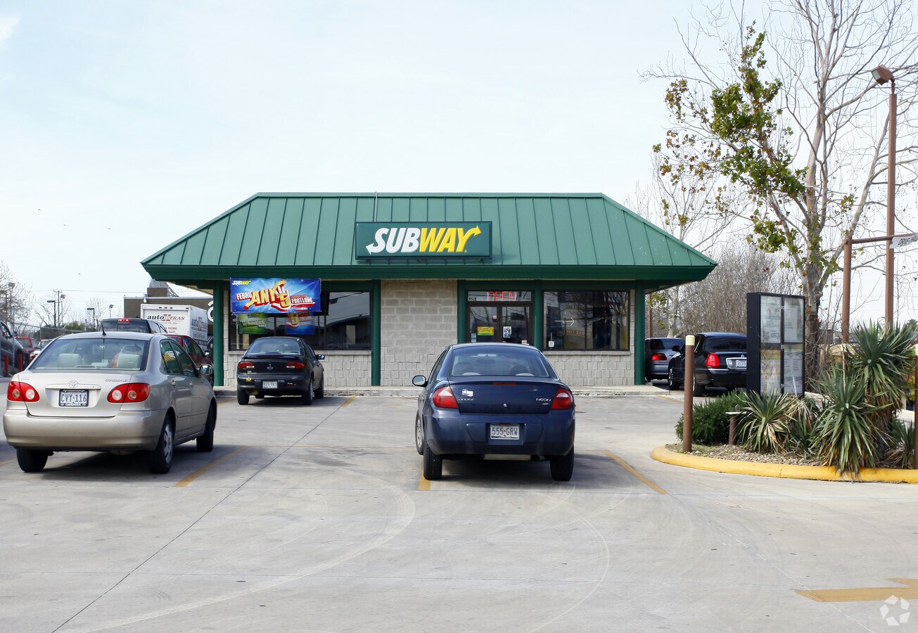 9519 San Pedro Ave, San Antonio, TX 78216