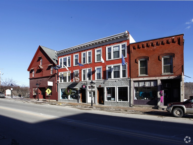 104-106 Water St, Hallowell, ME for sale - Primary Photo - Image 1 of 1