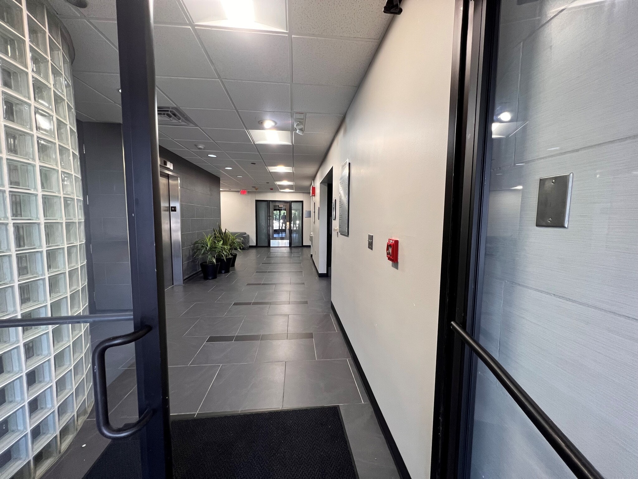 6750 Antioch Rd, Merriam, KS for sale Interior Photo- Image 1 of 2