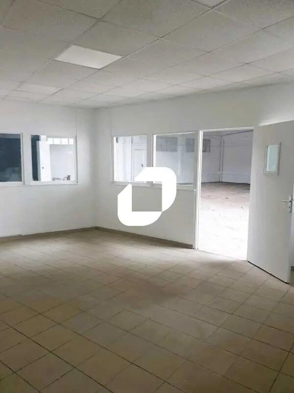 Flex in Villejuif for lease Building Photo- Image 1 of 9