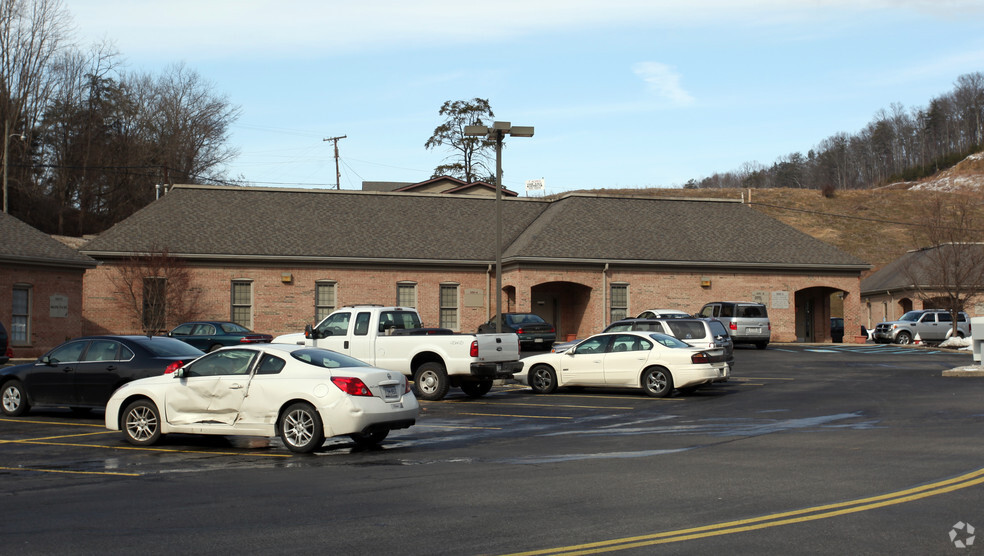 500 Prestige Park Dr, Hurricane, WV for lease - Primary Photo - Image 1 of 3