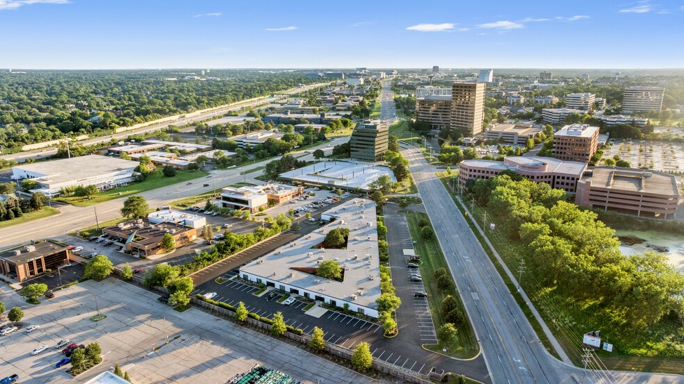 17W775 Butterfield Rd, Oakbrook Terrace, IL for lease - Building Photo - Image 2 of 4