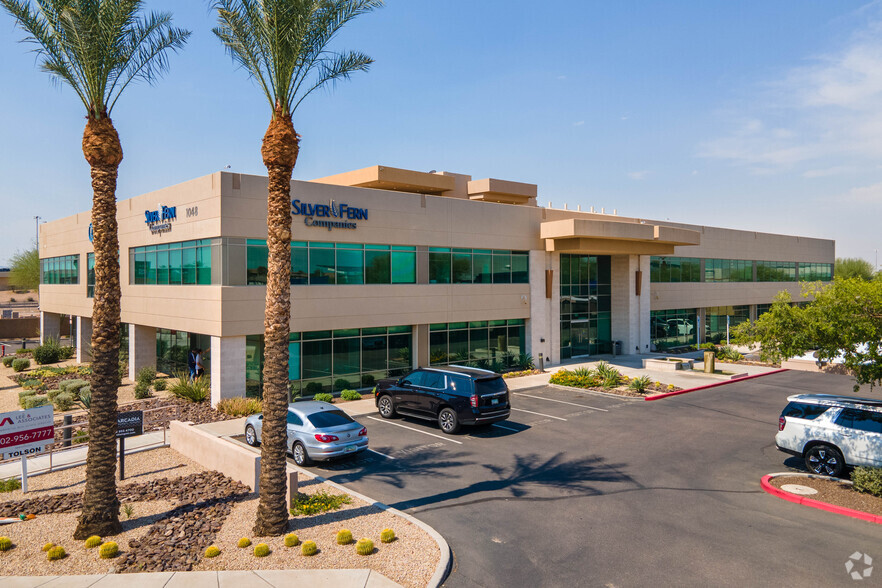 1048 N 44th St, Phoenix, AZ for lease - Building Photo - Image 1 of 9