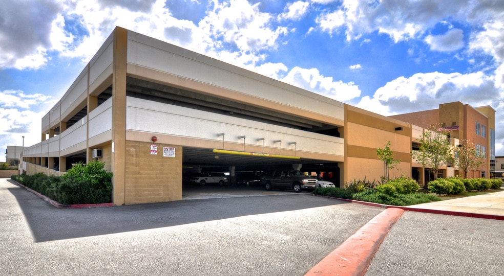 1343 E Gladstone St, Glendora, CA for lease - Building Photo - Image 2 of 6