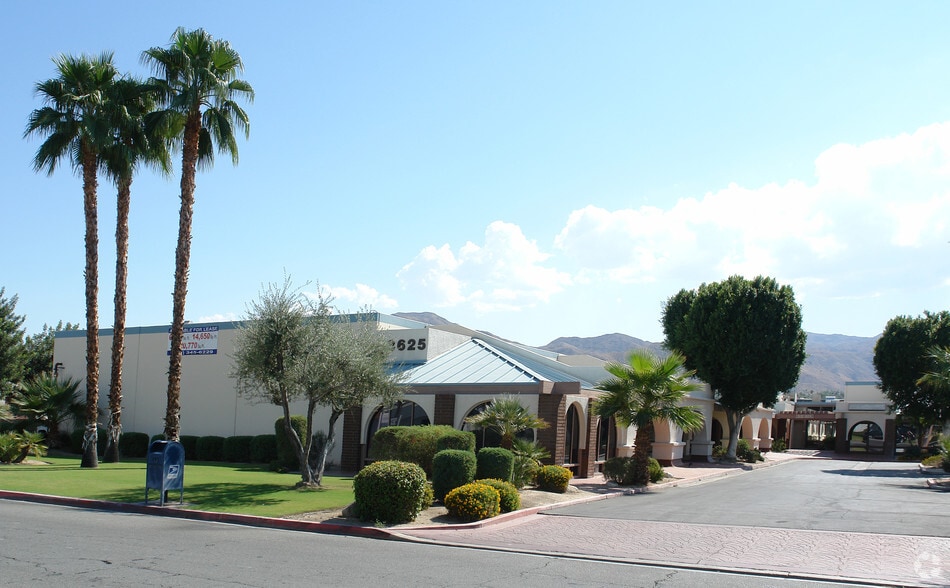 68625 Perez Rd, Cathedral City, CA for lease - Building Photo - Image 1 of 4