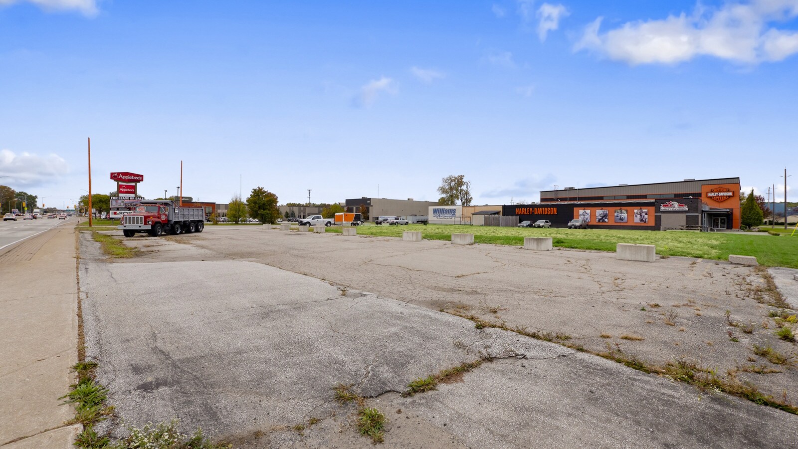 2139 Huron Church Rd, Windsor, ON N9C 2L8