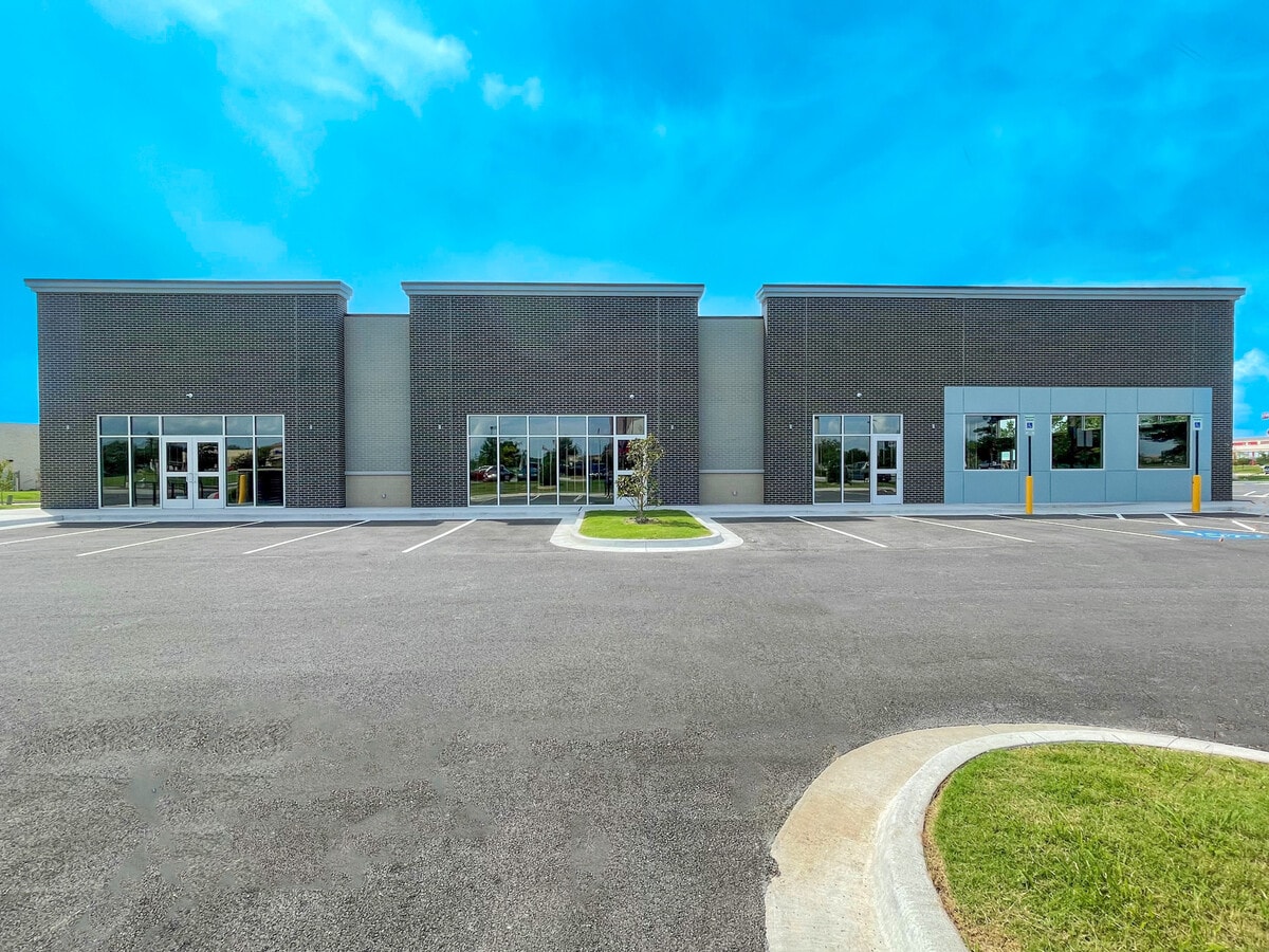 1904 W Pleasant Grove Rd, Rogers, AR 72758 Retail for Lease