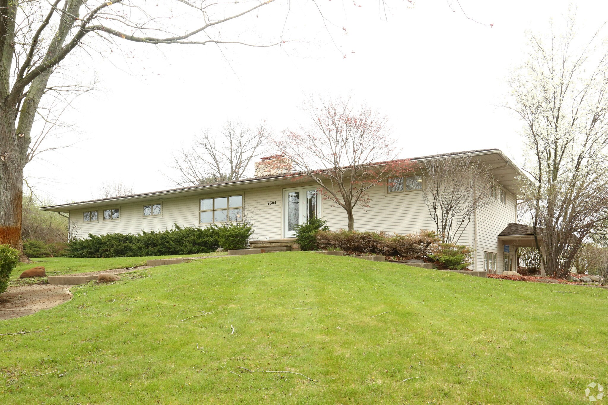 7305 E MI State Road 36, Whitmore Lake, MI for sale Primary Photo- Image 1 of 1