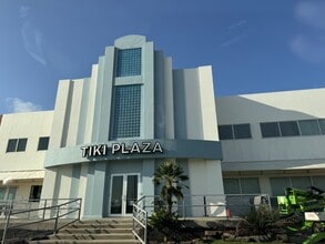 101 Tiki Dr, Tiki Island, TX for lease Building Photo- Image 2 of 2