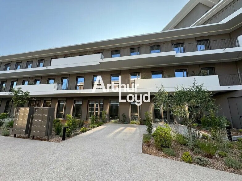 Office in Valbonne for lease - Building Photo - Image 3 of 19