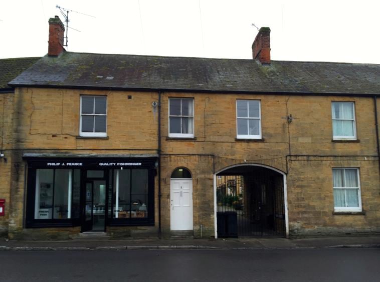 5 St. James St, South Petherton for sale Primary Photo- Image 1 of 1