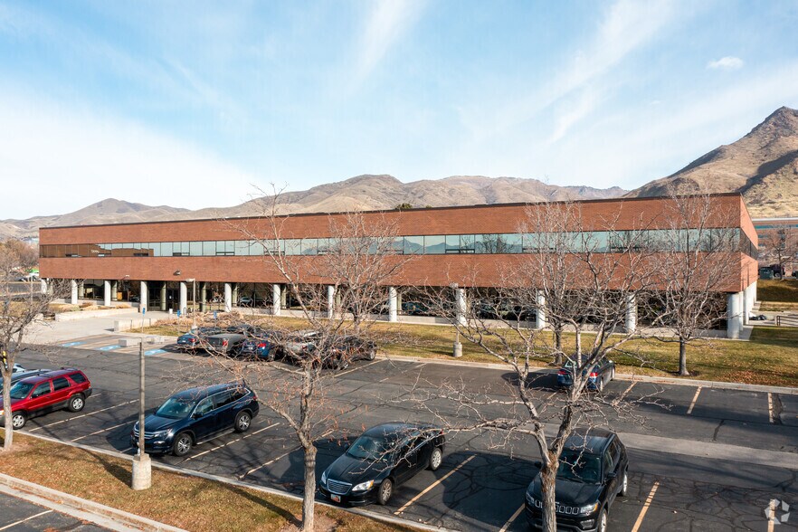 650 Komas Dr, Salt Lake City, UT for lease - Building Photo - Image 1 of 4