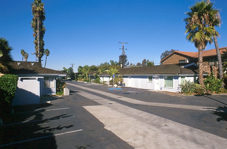 6244 El Cajon Blvd, San Diego, CA for lease - Building Photo - Image 3 of 10