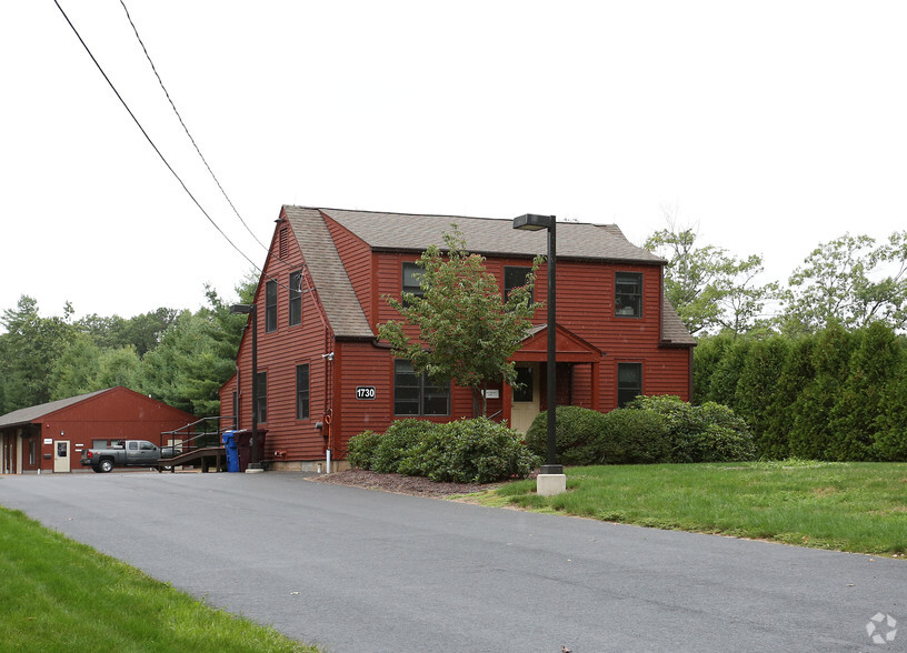 1730 New Britain Ave, Farmington, CT for sale - Primary Photo - Image 1 of 3