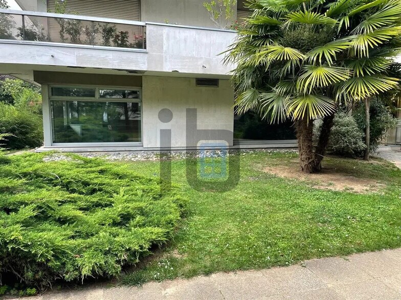 Office in Neuilly-sur-Seine for lease - Building Photo - Image 3 of 7