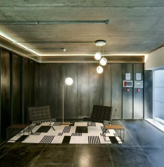 19 The Green, Richmond for lease - Lobby - Image 2 of 3