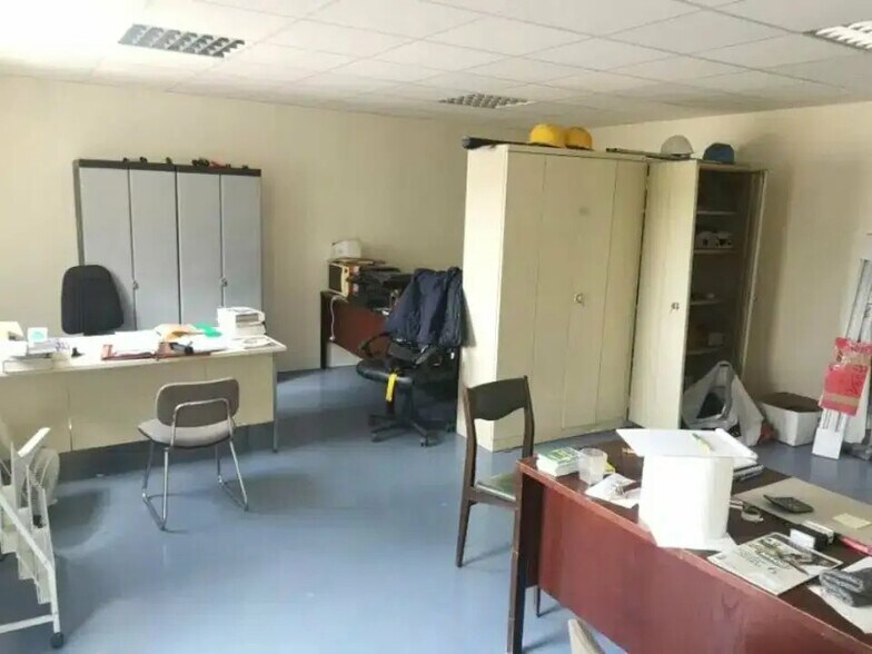 Flex in Ervy-le-Châtel for lease - Interior Photo - Image 2 of 4