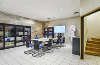 14 Rue Saint-Benoît, Paris for lease Interior Photo- Image 1 of 2