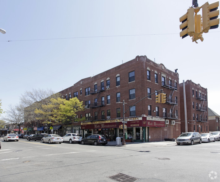 802 Kings Hwy, Brooklyn, NY for lease - Primary Photo - Image 1 of 2