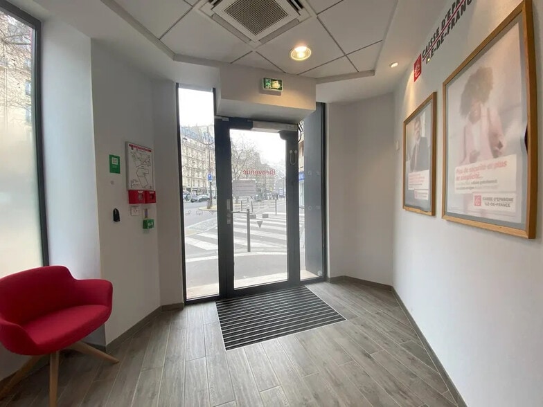 Retail in Paris for lease - Lobby - Image 2 of 7