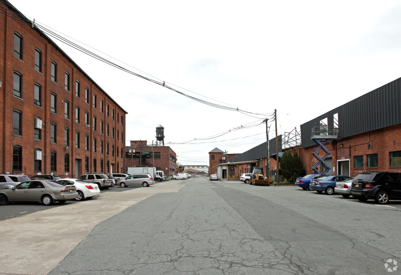 141 Lanza Ave, Garfield, NJ 07026