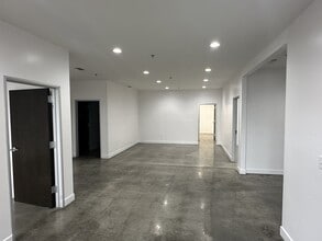 2501-2551 S Alameda St, Los Angeles, CA for lease Interior Photo- Image 2 of 13