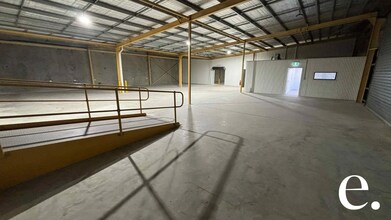 11-17 Production St, Svensson Heights for lease Interior Photo- Image 2 of 7