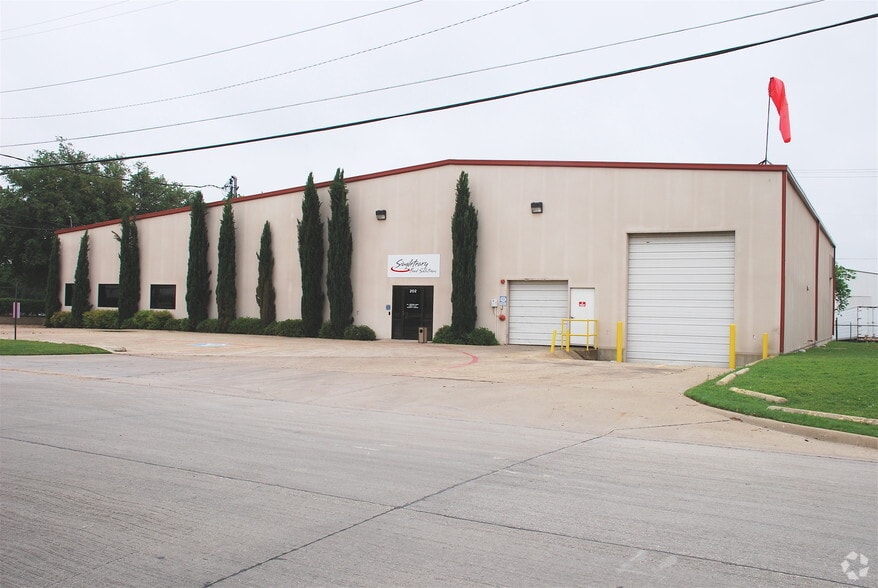 202 Range Dr, Garland, TX for sale - Primary Photo - Image 1 of 1