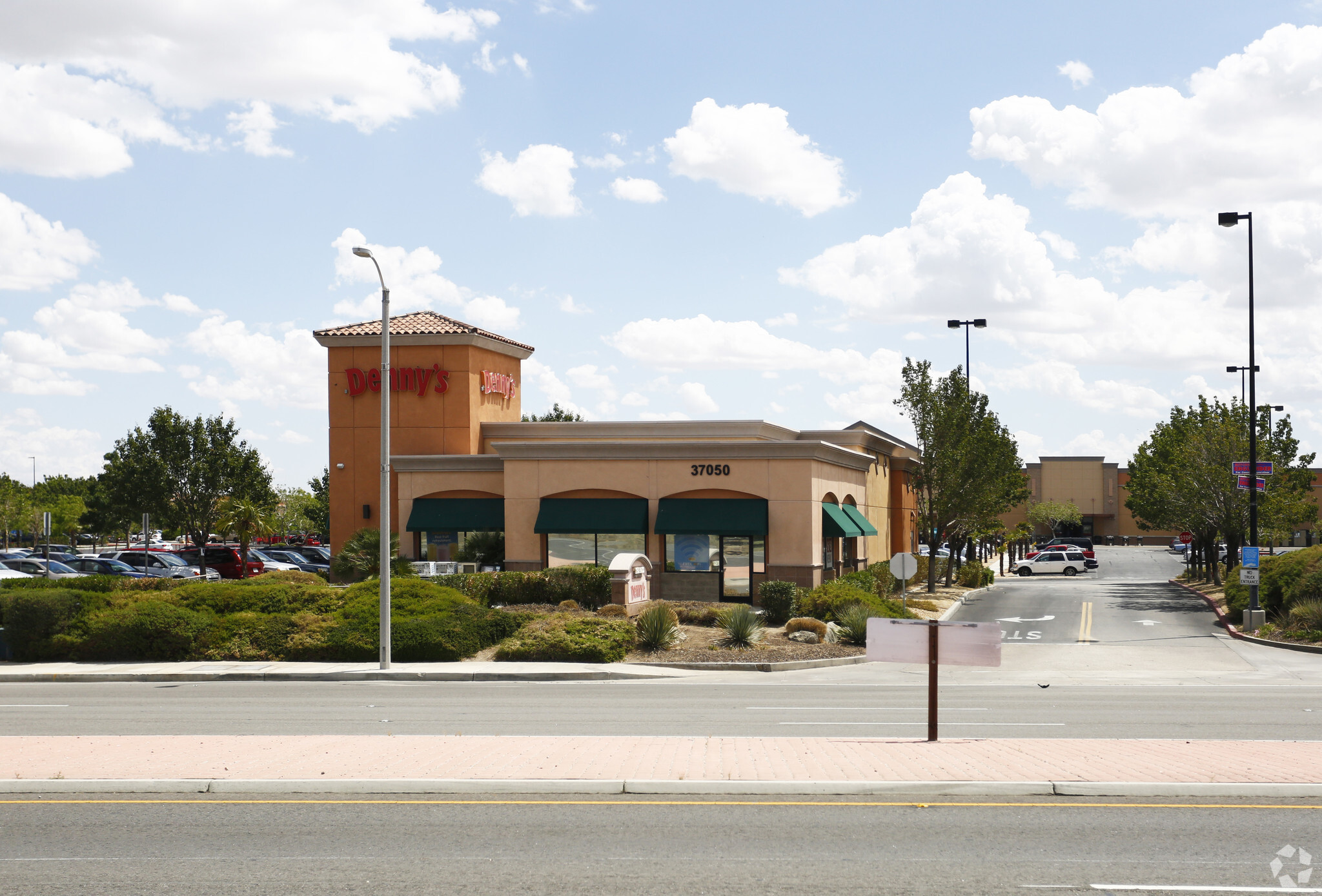 37050 47th St E, Palmdale, CA for sale Primary Photo- Image 1 of 1