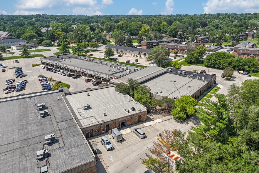 1960-1984 Grand Ave, West Des Moines, IA for lease - Building Photo - Image 3 of 4