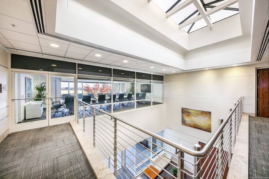 3545-3575 John Hopkins Ct, San Diego, CA for lease - Interior Photo - Image 3 of 11