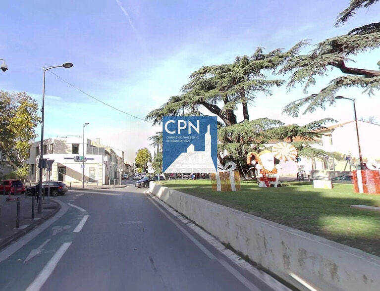 Retail in Marseille for lease - Building Photo - Image 1 of 3