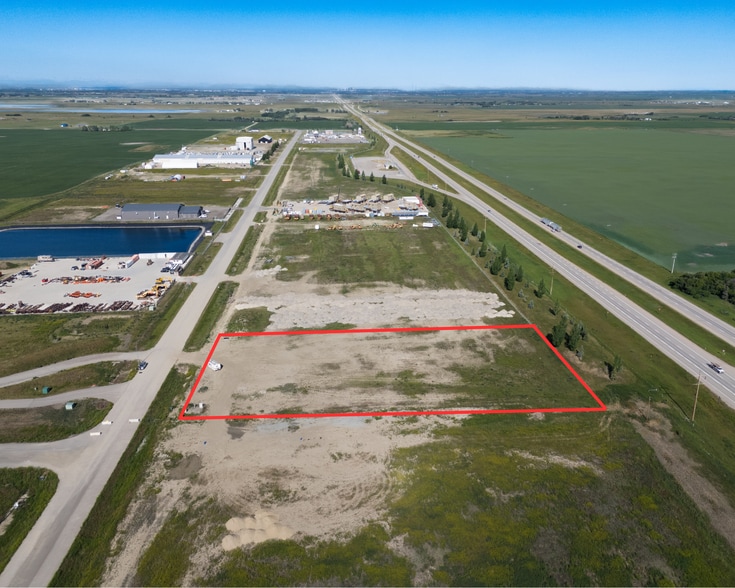 52 Durum Dr, Wheatland County, AB for sale - Primary Photo - Image 1 of 7