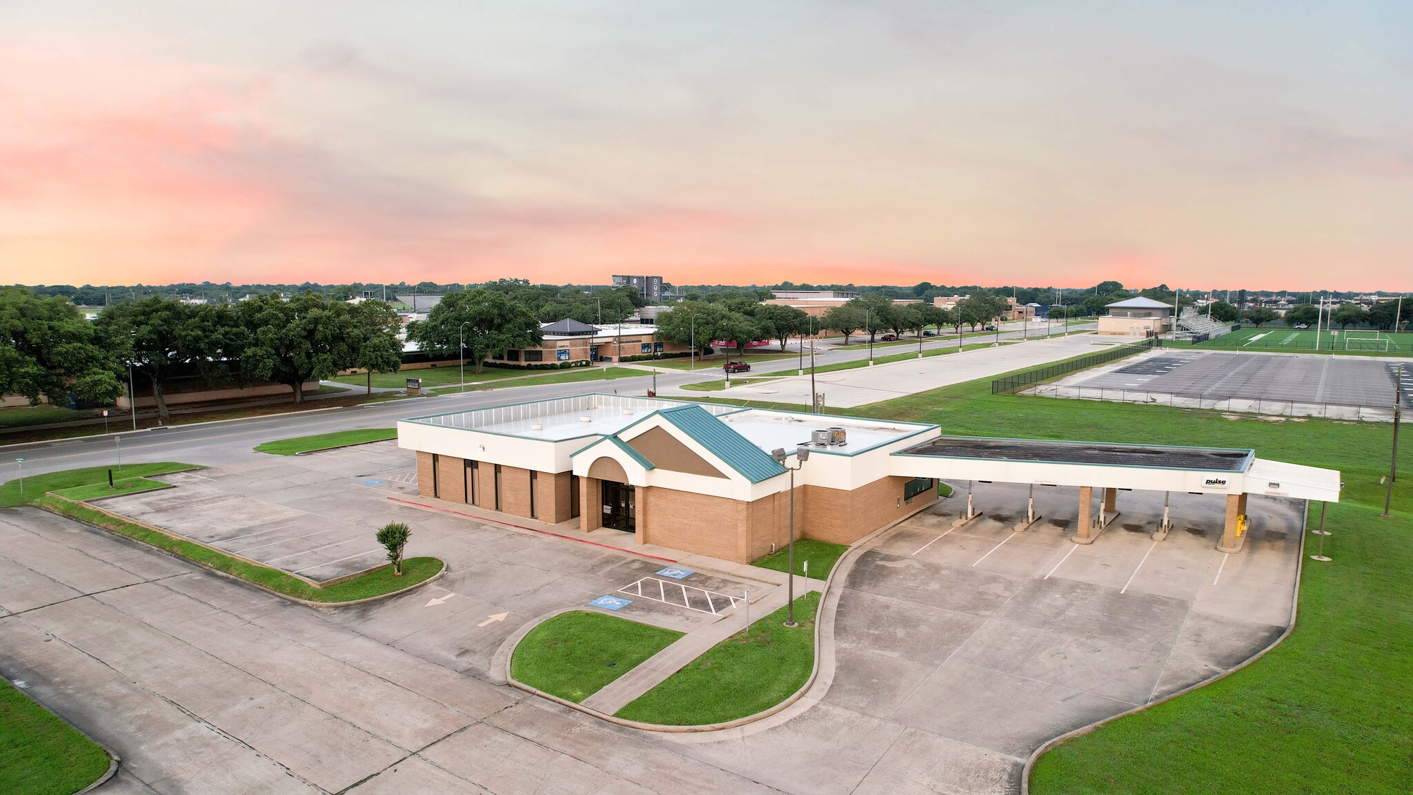 4911 Mustang Ave, Rosenberg, TX for sale Primary Photo- Image 1 of 8