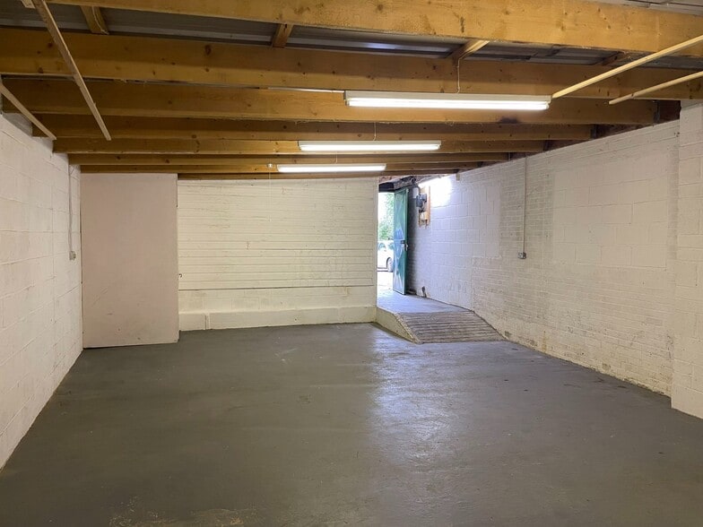 Unit 2, 100 Whitehill Rd, Southfleet for lease - Interior Photo - Image 3 of 4