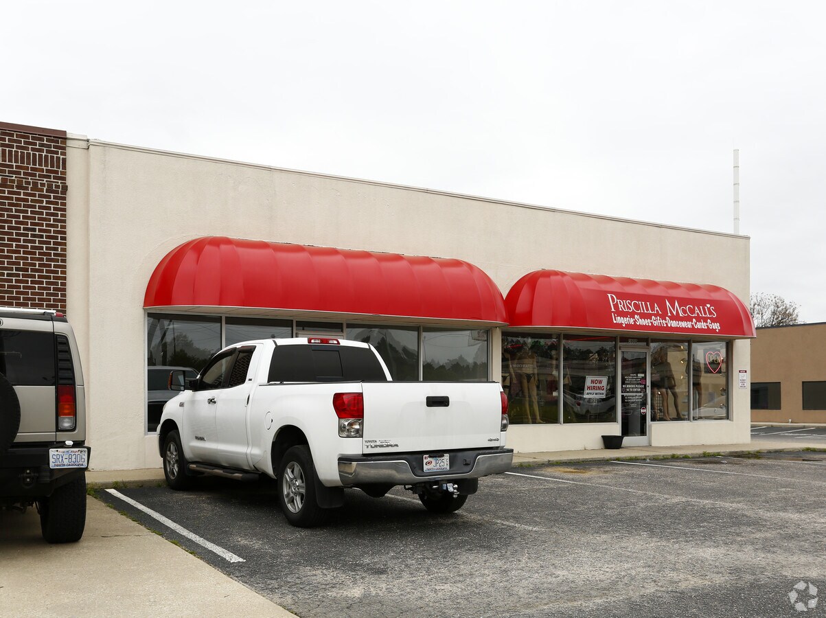 38003802 Sycamore Dairy Rd, Fayetteville, NC 28303