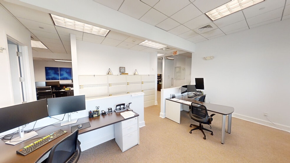 175 SW 7th St, Miami, FL for lease - Building Photo - Image 3 of 31