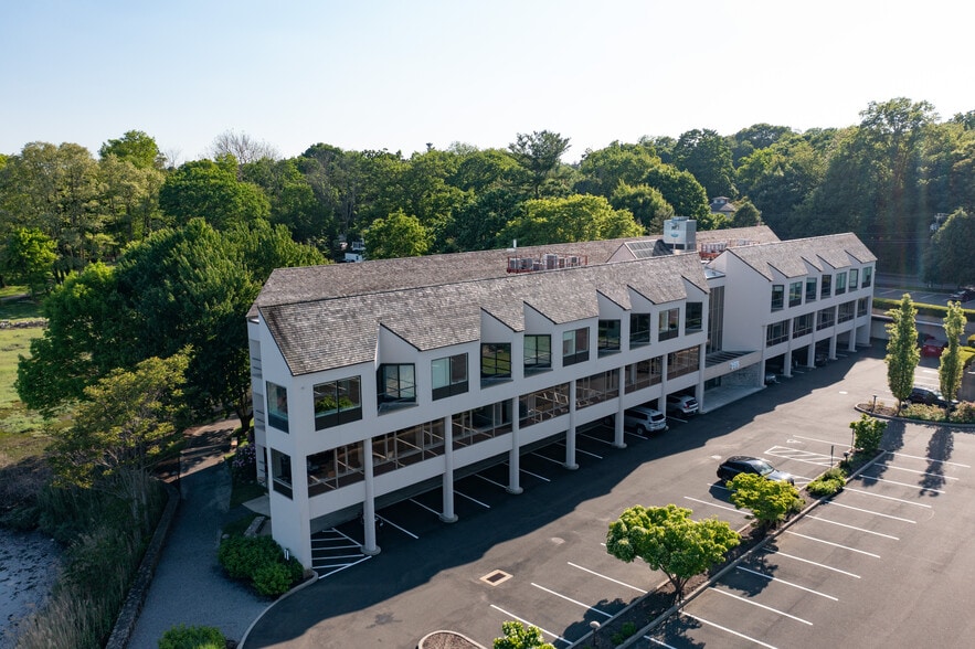 355 Riverside Ave, Westport, CT for lease - Building Photo - Image 2 of 4