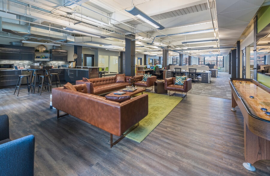 363 W Erie St, Chicago, IL for lease - Interior Photo - Image 2 of 12