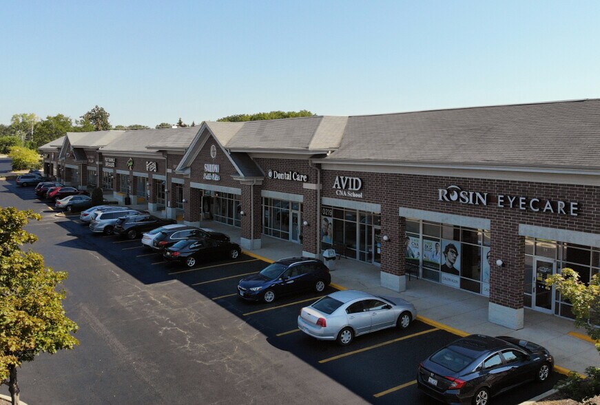 375 S Sutton Rd, Streamwood, IL 60107