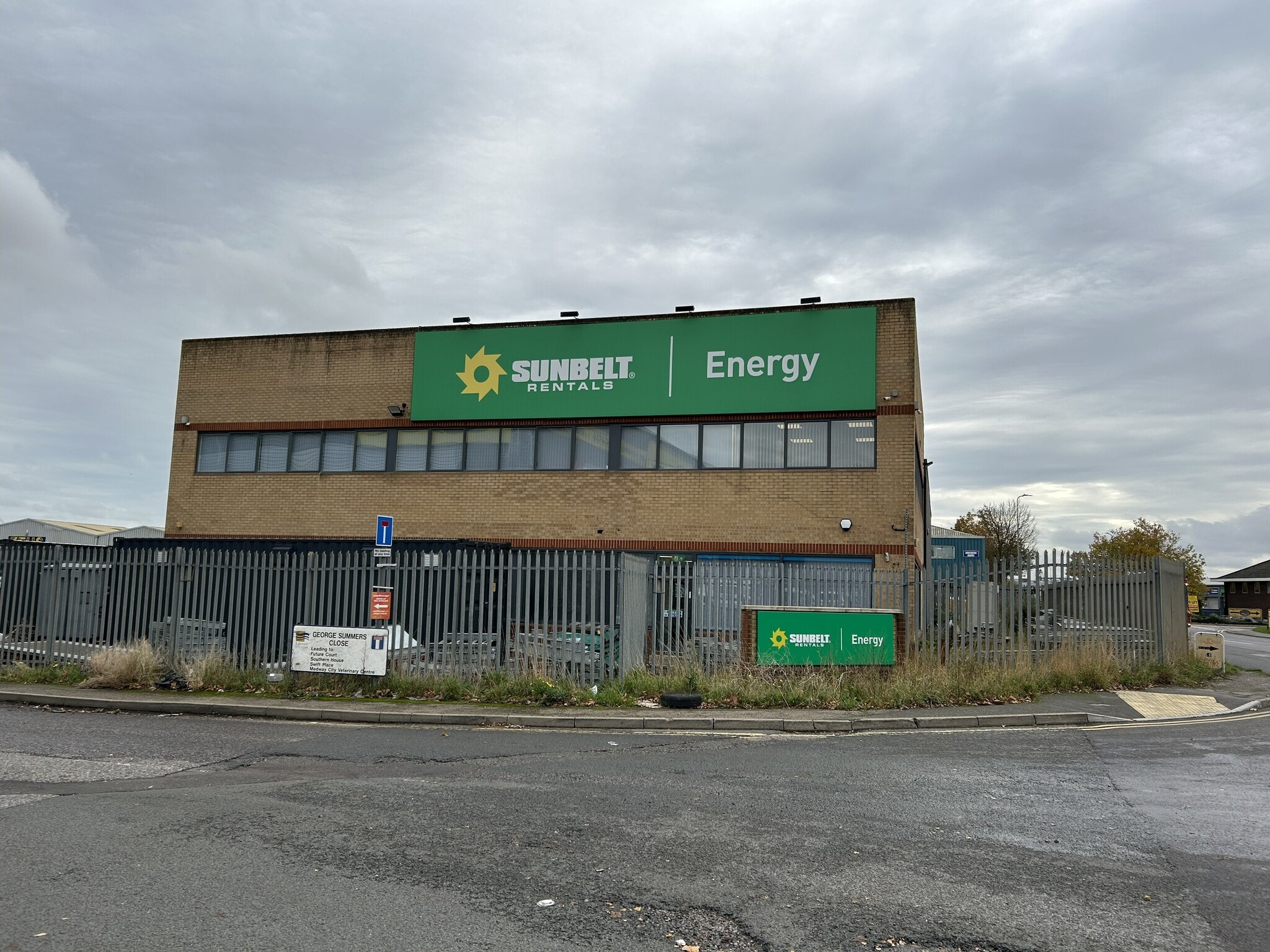 George Summers Clos, Rochester for lease Building Photo- Image 1 of 7