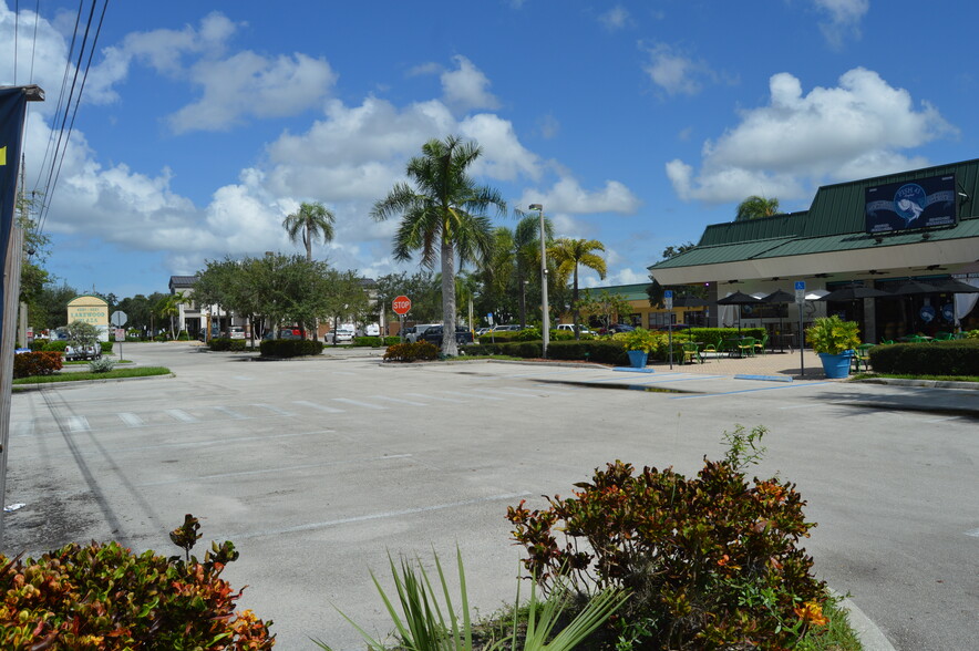 4205-4217 Tamiami Trl E, Naples, FL for lease - Building Photo - Image 1 of 10