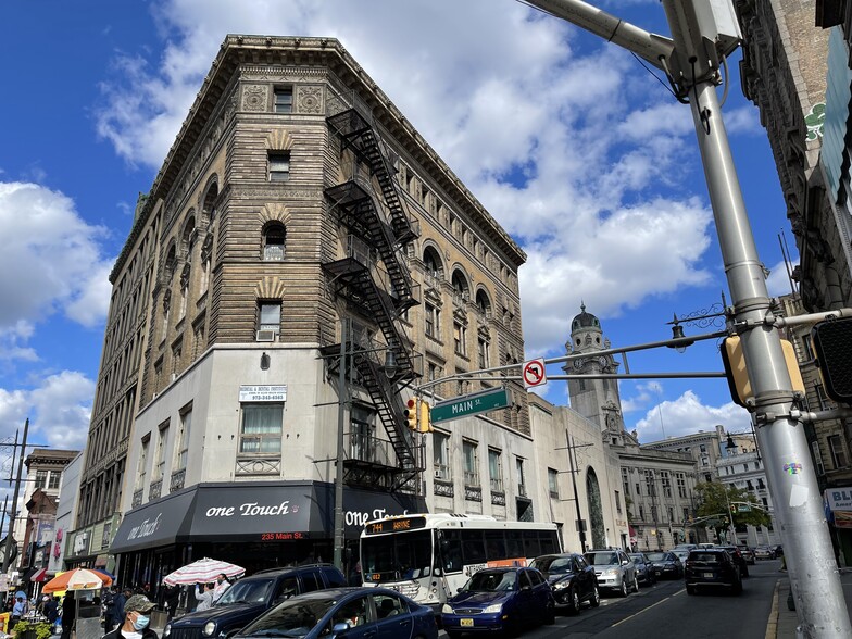 129 Market St, Paterson, NJ for sale - Building Photo - Image 1 of 1