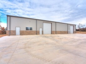 1736 Red Oak Lane, Guthrie OK - Warehouse