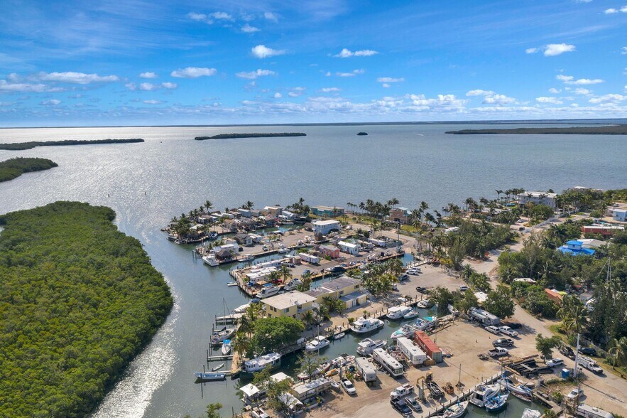 599 Morris Ave, Key Largo, FL 33037