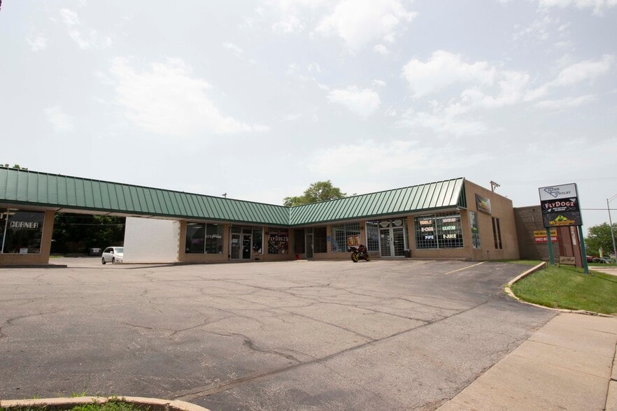 3111-3119 O St, Lincoln, NE for lease - Building Photo - Image 2 of 8