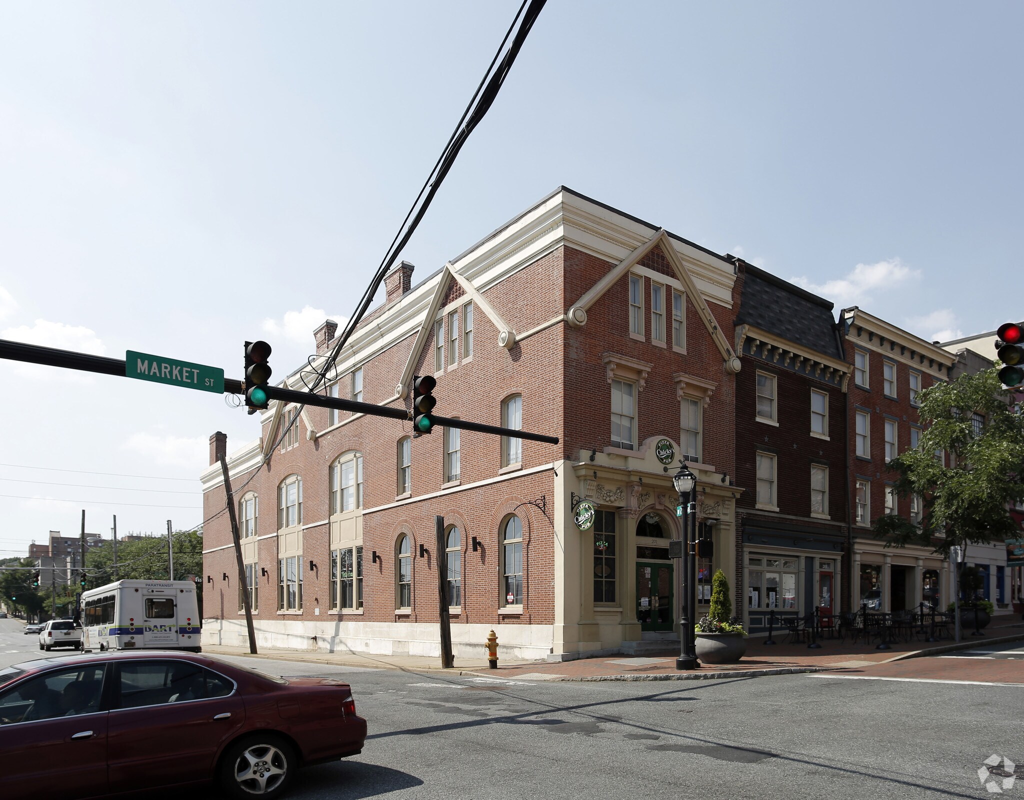 201 N Market St, Wilmington, DE 19801 TurnKey Restaurant/Bar For