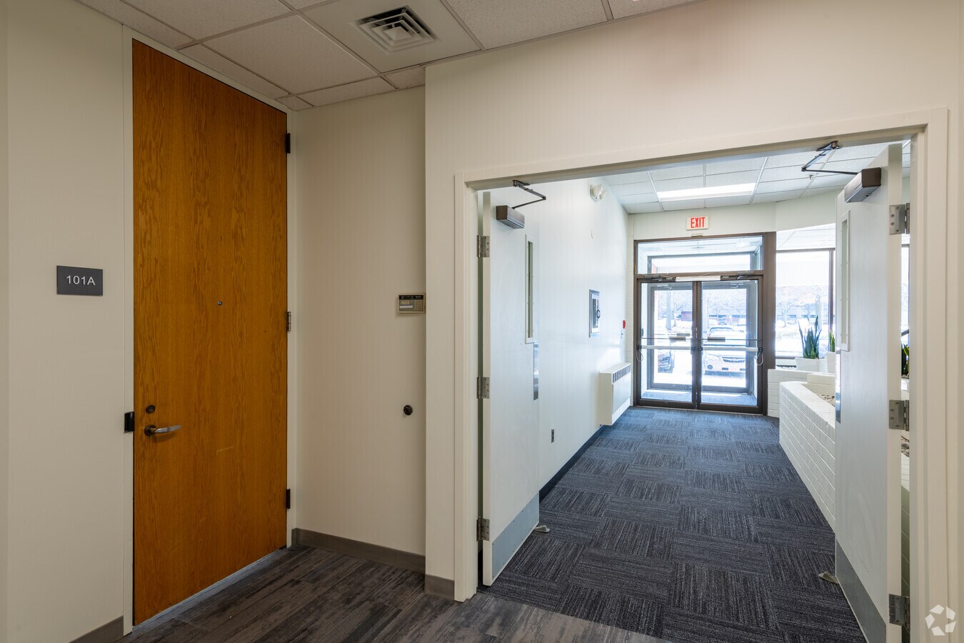 10 Cabot Rd, Medford, MA 02155 Wellington 1